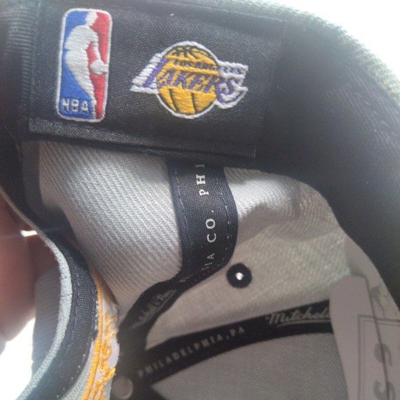 Mitchell & Ness Los Angeles Lakers Snapback Hat - Gray/Yellow new old stock - Picture 9 of 10